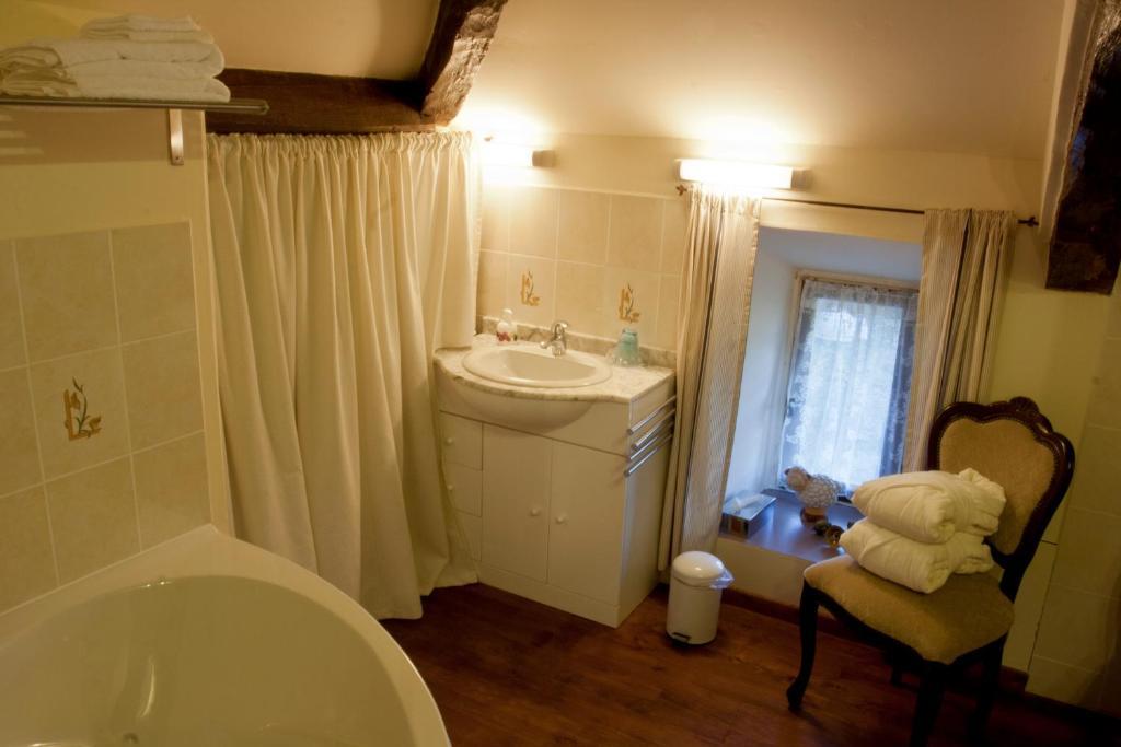 Domaine Le Chec Bed & Breakfast Saint-Ost Exterior foto